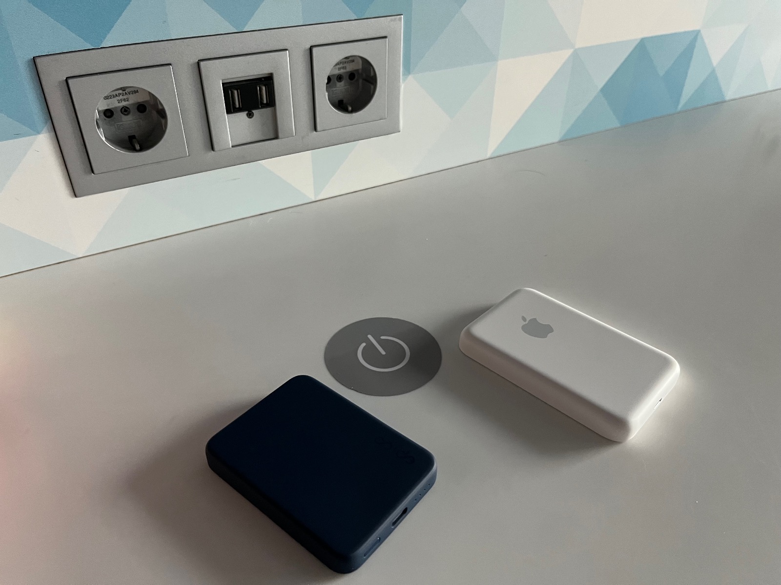 Epico 4200 mAh-s MagSafe kompatiblis k&uuml;lső akkumul&aacute;tor