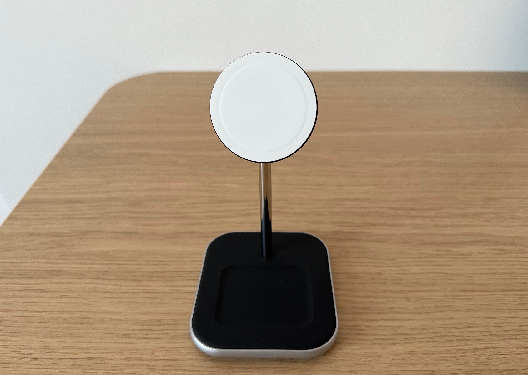 Epico 2in1 iPhone &eacute;s AirPods t&ouml;ltő