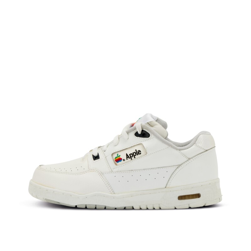 R&eacute;gi Apple sneaker