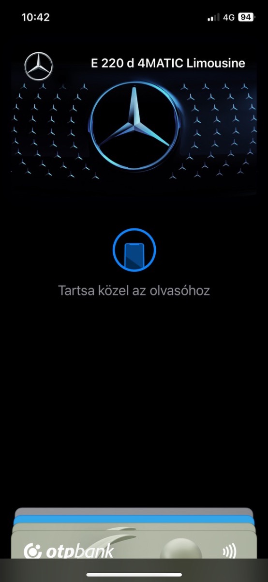 Mercedes-Benz E220d iPhone kulcs a Tárcában Mercedes-Benz E220d iPhone kulcs a Tárcában